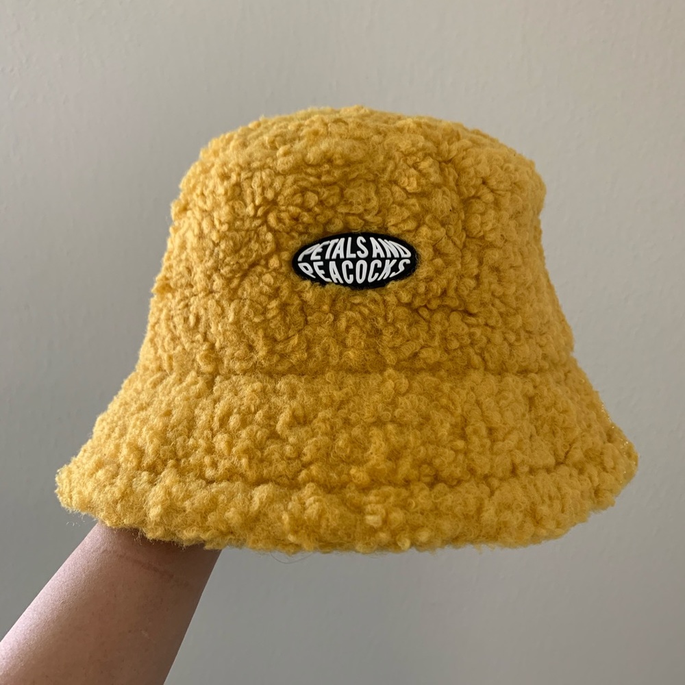 Sherpa bucket hat